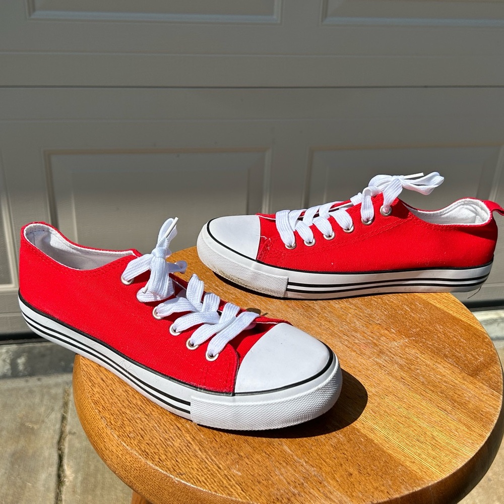 Red sneakers size 9 women’s - Picture 6 of 8